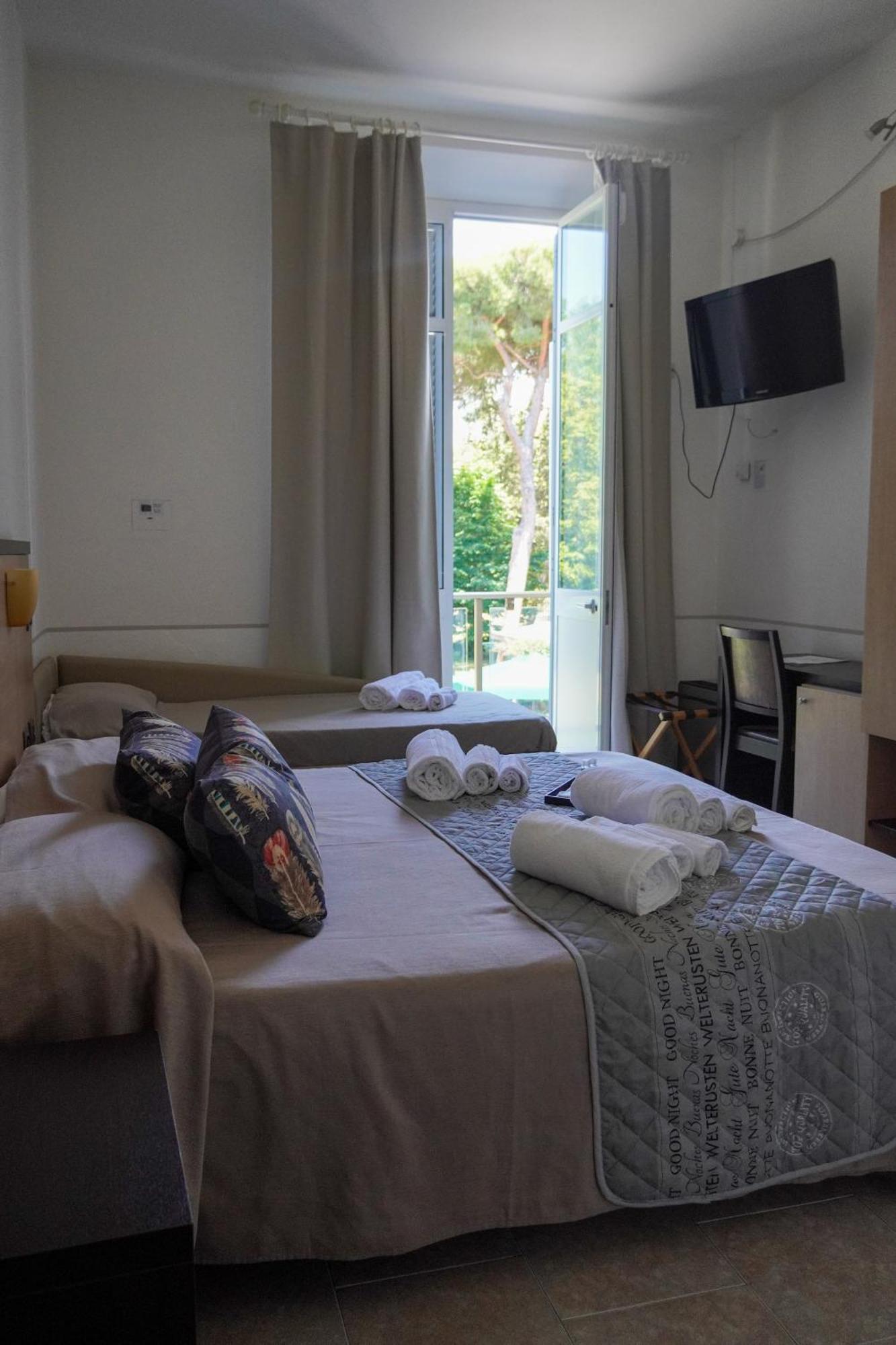 Hotel Cilene Виареджо Экстерьер фото